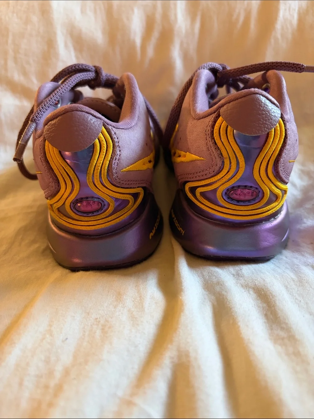 Nike LeBron 21 Basketball Shoes youth size 1
